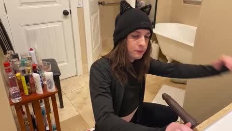 Kristin online show from November 25, 5:51 am