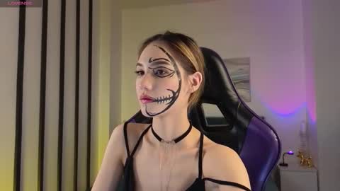 Snapshot of lilcatalia chatting on October 31, 11:22 am Hi im Yuki online show from October 31, 11:22 am