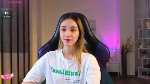 Snapshot of lilcatalia chatting on November 13, 10:03 am Hi im Yuki online show from November 13, 10:03 am