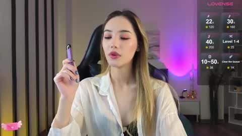 Snapshot of lilcatalia chatting on November 22, 10:03 am Hi im Yuki online show from November 22, 10:03 am