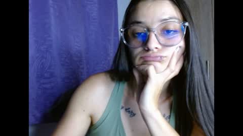 Snapshot of lilcoralinne_0 chatting on July 3, 1:23 am Valeri Villalobos IG villa lobosvaleri online show from July 3, 1:23 am