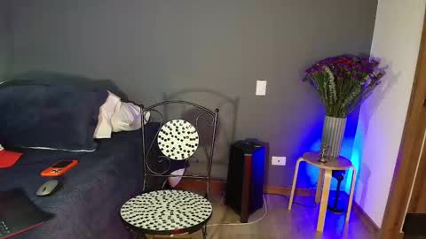 Snapshot of lildantear chatting on December 31, 1:26 am Dante online show from December 31, 1:26 am