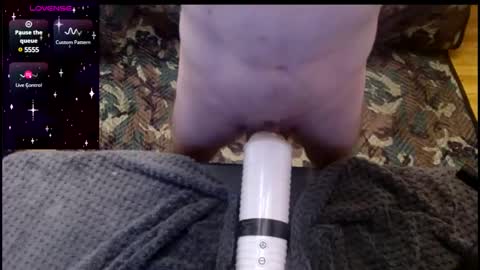 lildragon069 online show from January 1, 6:15 am