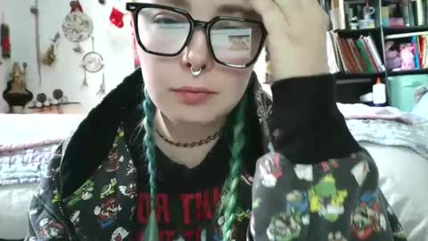 Snapshot of lilemmy1999 chatting on December 12, 5:59 pm emily ryanson online show from December 12, 5:59 pm