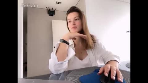 lili_2905 online show from September 24, 9:34 am