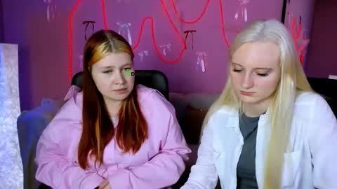 Lili online show from March 17, 3:04 pm