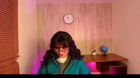lili_clan online show from November 18, 3:56 am