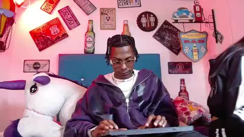 lili_roussi online show from December 4, 1:48 am