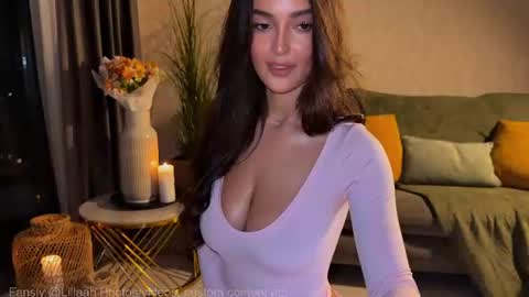 Snapshot of liliaah chatting on June 26, 10:03 pm Lili Nude ONLY Ticket or Fansly online show from June 26, 10:03 pm