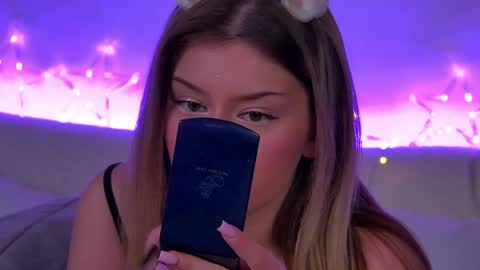 Mia online show from January 13, 12:45 pm