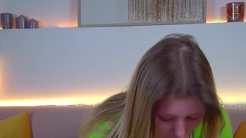 Mia online show from February 28, 6:43 am