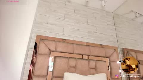 LILIAN  online show from February 4, 6:47 pm