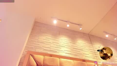 LILIAN  online show from February 23, 7:55 pm