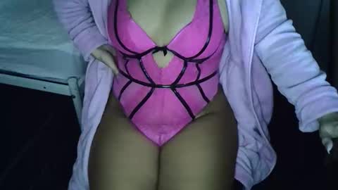Snapshot of lilianarose_xx chatting on October 19, 10:54 pm Lilianarose online show from October 19, 10:54 pm