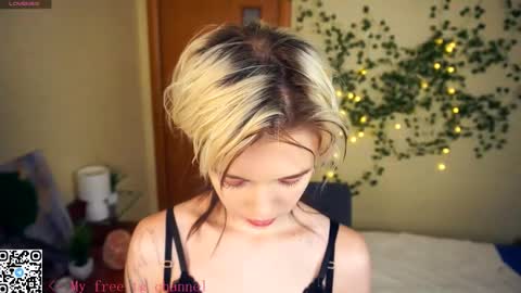 Lilian online show from November 12, 6:25 am