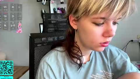 Lilian online show from March 28, 7:08 am