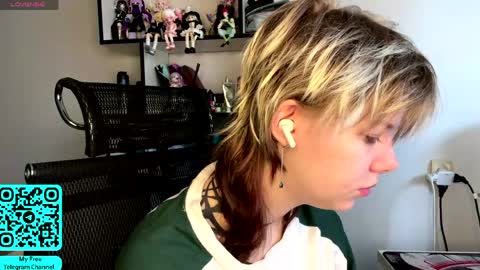 Lilian online show from April 11, 7:02 am