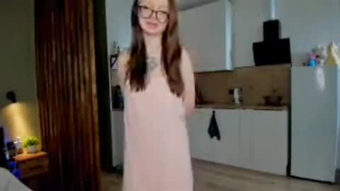 liliangaye online show from June 1, 10:06 am