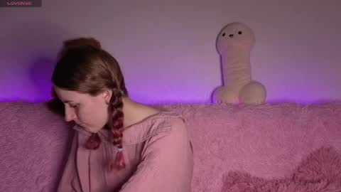 Snapshot of lilianlahot chatting on June 3, 2:08 pm Lilly online show from June 3, 2:08 pm