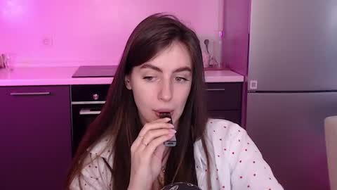 Snapshot of liliatlu chatting on June 16, 3:42 am Lilu online show from June 16, 3:42 am