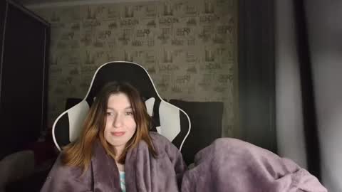 liliawoolf online show from November 17, 7:30 pm