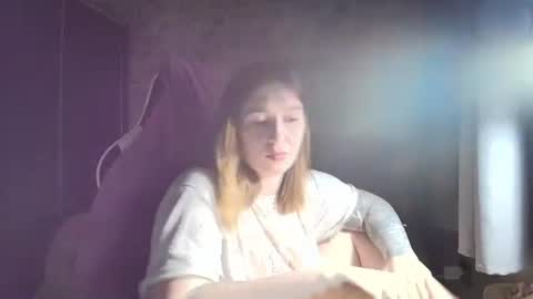 liliawoolf online show from December 14, 3:17 pm