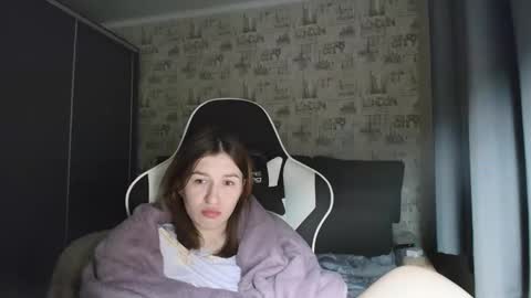 liliawoolf online show from December 23, 4:21 am