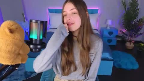 Lili Bakery online show from October 10, 3:49 am