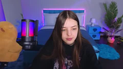 Lili Bakery online show from October 18, 2:47 am