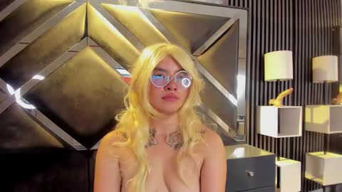  Lili  online show from January 18, 9:24 am