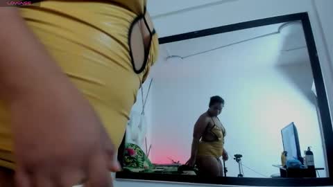 Snapshot of lilicameron_ chatting on April 2, 11:41 am LIli cameron online show from April 2, 11:41 am