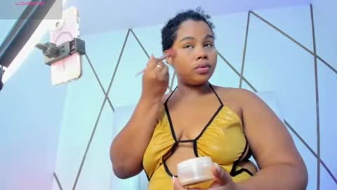 Snapshot of lilicameron_ chatting on April 9, 11:37 am LIli cameron online show from April 9, 11:37 am