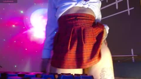 Snapshot of lilidesire chatting on October 14, 7:36 pm Simone 3 online show from October 14, 7:36 pm