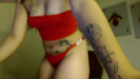 Snapshot of lilidesire chatting on November 7, 4:12 am Simone 3 online show from November 7, 4:12 am