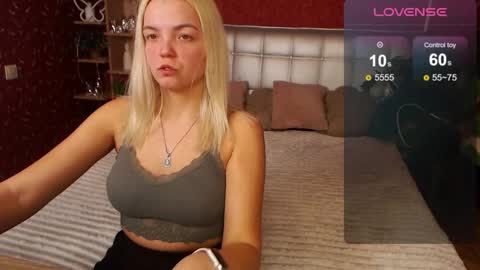 Lilie online show from March 4, 8:49 pm