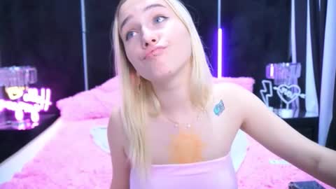 lilielfie online show from October 10, 3:00 pm