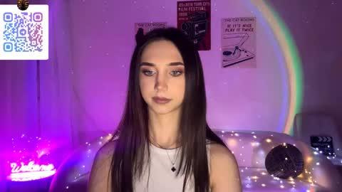 Lina online show from April 13, 10:15 pm