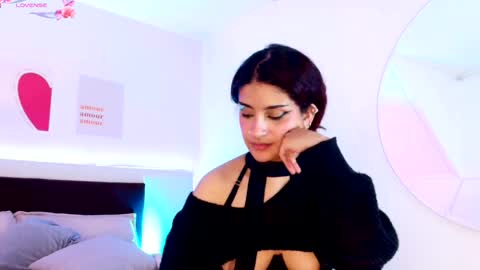 Lilith Savett online show from April 18, 7:58 pm