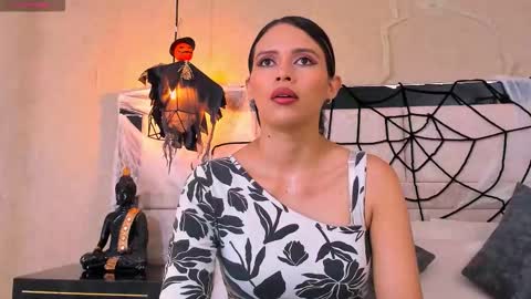 LilyJensen online show from October 23, 7:01 pm