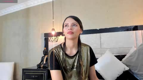 LilyJensen online show from November 1, 6:32 pm