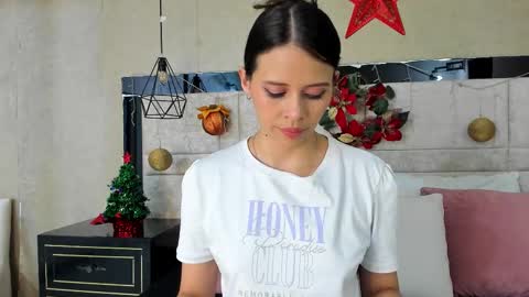 LilyJensen online show from December 21, 9:11 pm