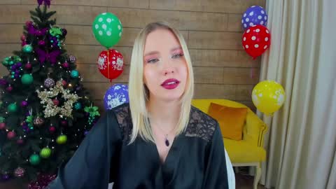 LiliLinn online show from December 26, 2:48 pm