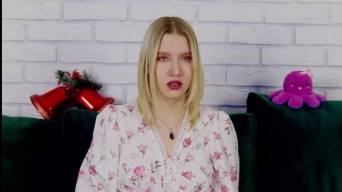 LiliLinn online show from December 27, 4:26 am