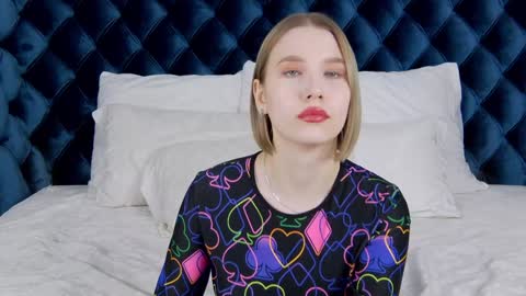 LiliLinn online show from February 7, 9:26 am