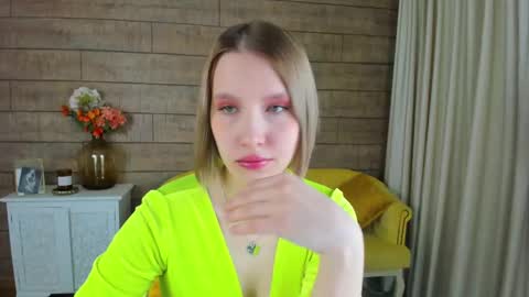 LiliLinn online show from February 12, 5:26 am