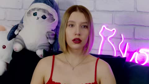 LiliLinn online show from March 10, 9:32 am