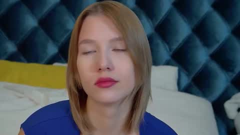 LiliLinn online show from September 16, 4:35 am