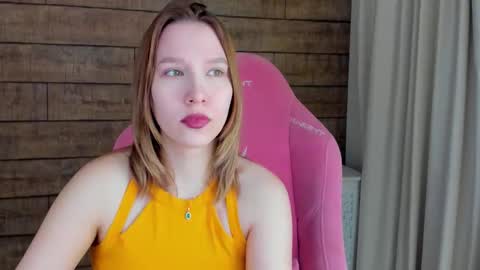 LiliLinn online show from March 10, 5:01 am