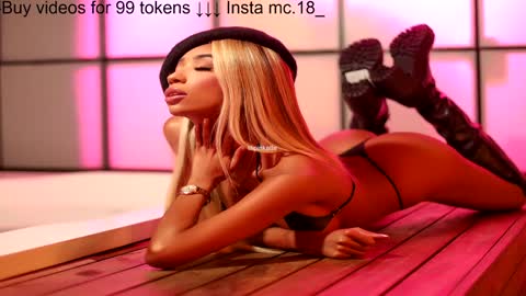 Snapshot of lilipinkette chatting on December 27, 6:46 am Lili online show from December 27, 6:46 am