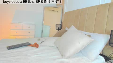 Snapshot of lilipinkette chatting on March 3, 5:42 am Lili online show from March 3, 5:42 am